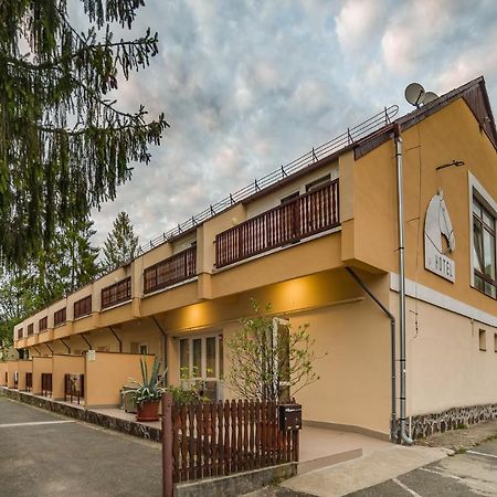 Lipicai Hotel Es Etterem Szilvásvárad Εξωτερικό φωτογραφία