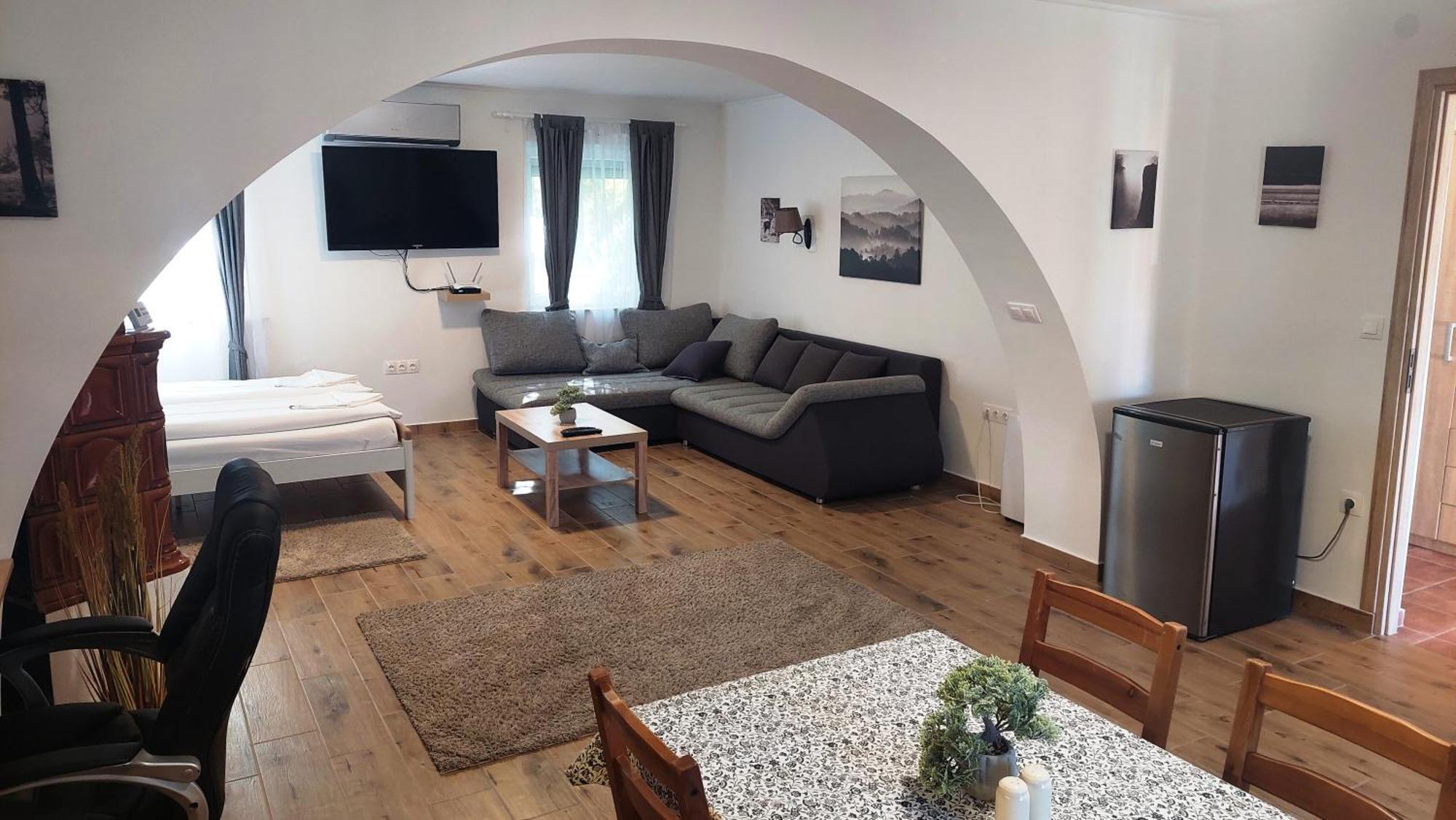 Lipicai Hotel Es Etterem Szilvásvárad Εξωτερικό φωτογραφία